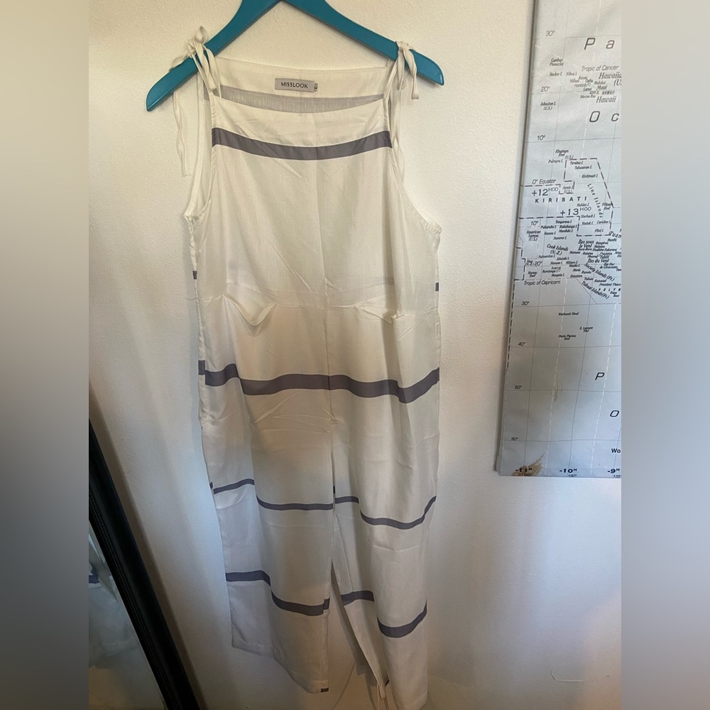Miss look size, large, white, and light blue